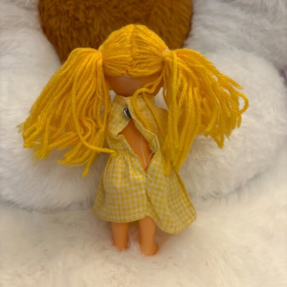 Girl Doll Vintage Yarn Hair Painted Face NWTOL Made in Hong Kong (SKU: 294TO) - Picture 3 of 6